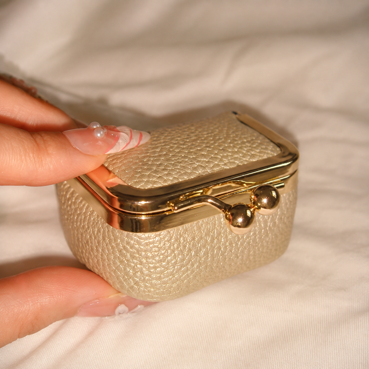 New Retro Mini Polka‑Dot Kiss‑Lock Purse, Portable Jewelry & Coin Pouch for Rings Earrings Necklaces