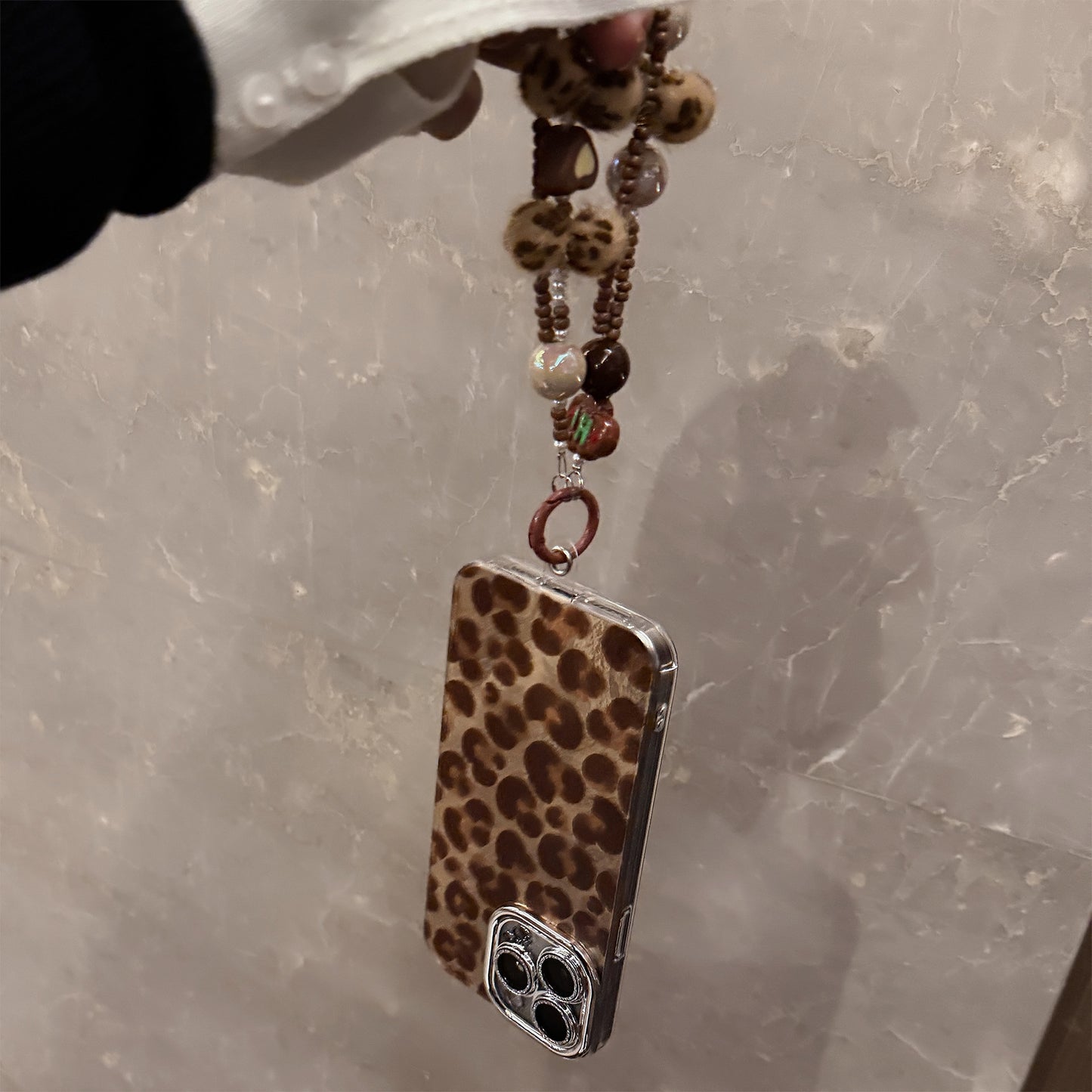 Retro Hot Girl Leopard Bracelet iPhone 16 Phone Case