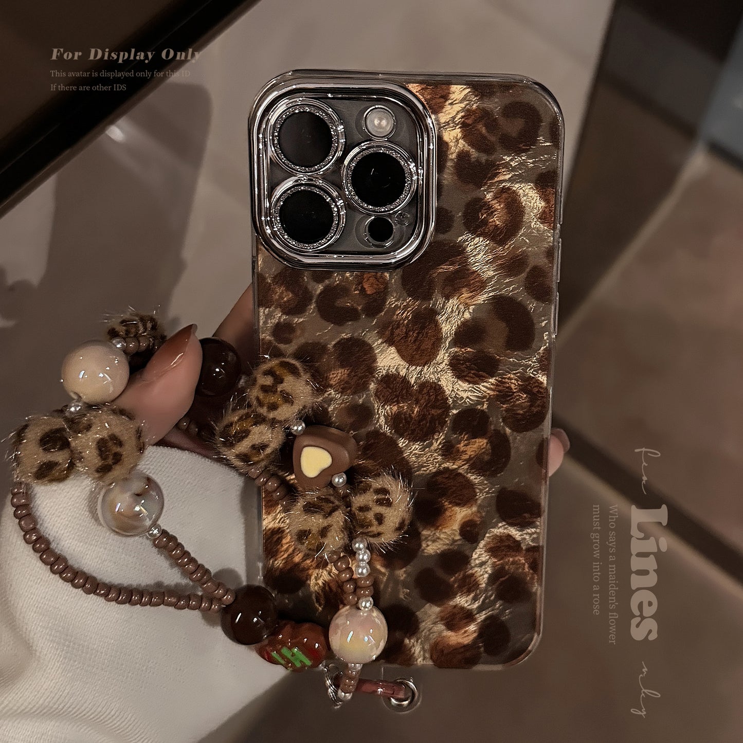Retro Hot Girl Leopard Bracelet iPhone 16 Phone Case